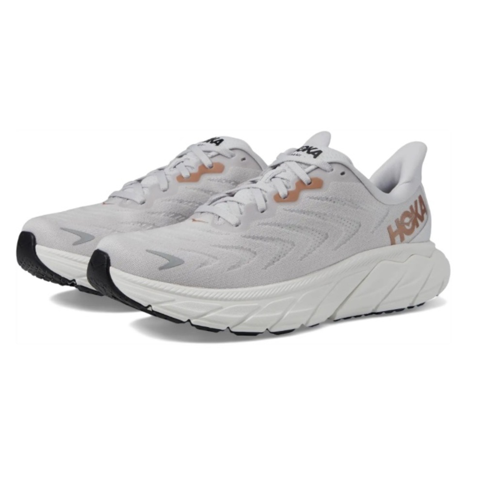 HOKA ARAHI 6